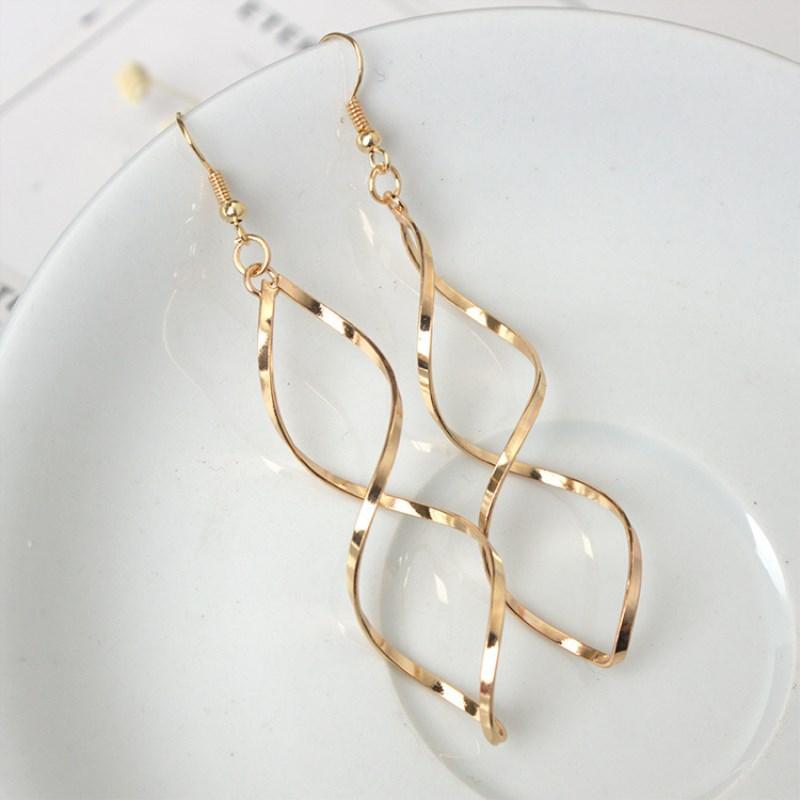 Wave dangle shape Earrings for women Material:- Alloy Zinc