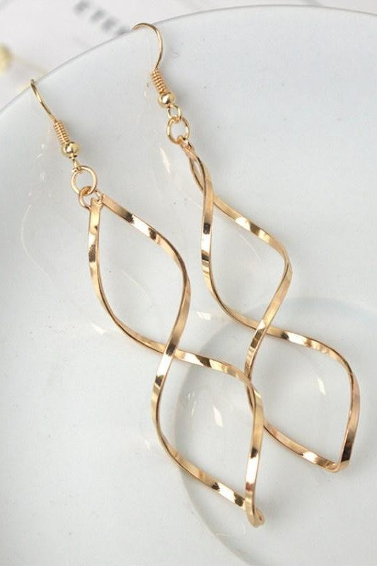 Wave dangle shape Earrings for women Material:- Alloy Zinc