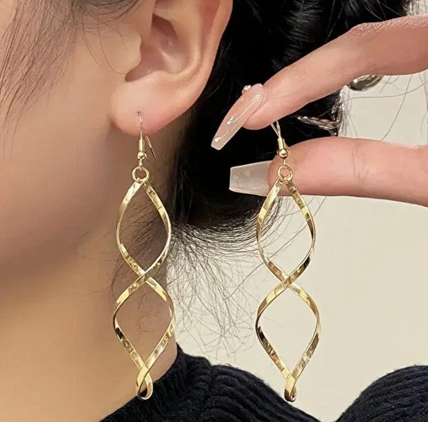 Wave dangle shape Earrings for women Material:- Alloy Zinc