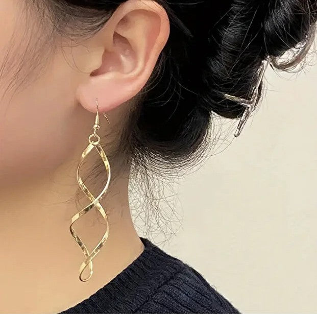 Wave dangle shape Earrings for women Material:- Alloy Zinc