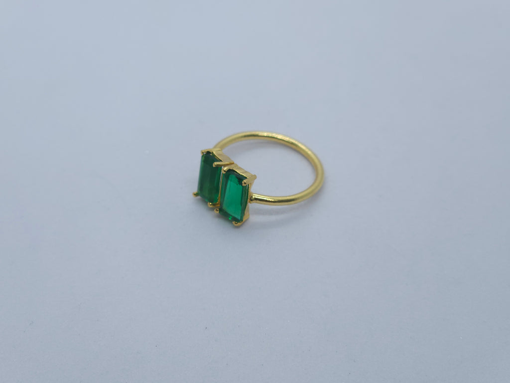 Double Emarald Side Open Ring
