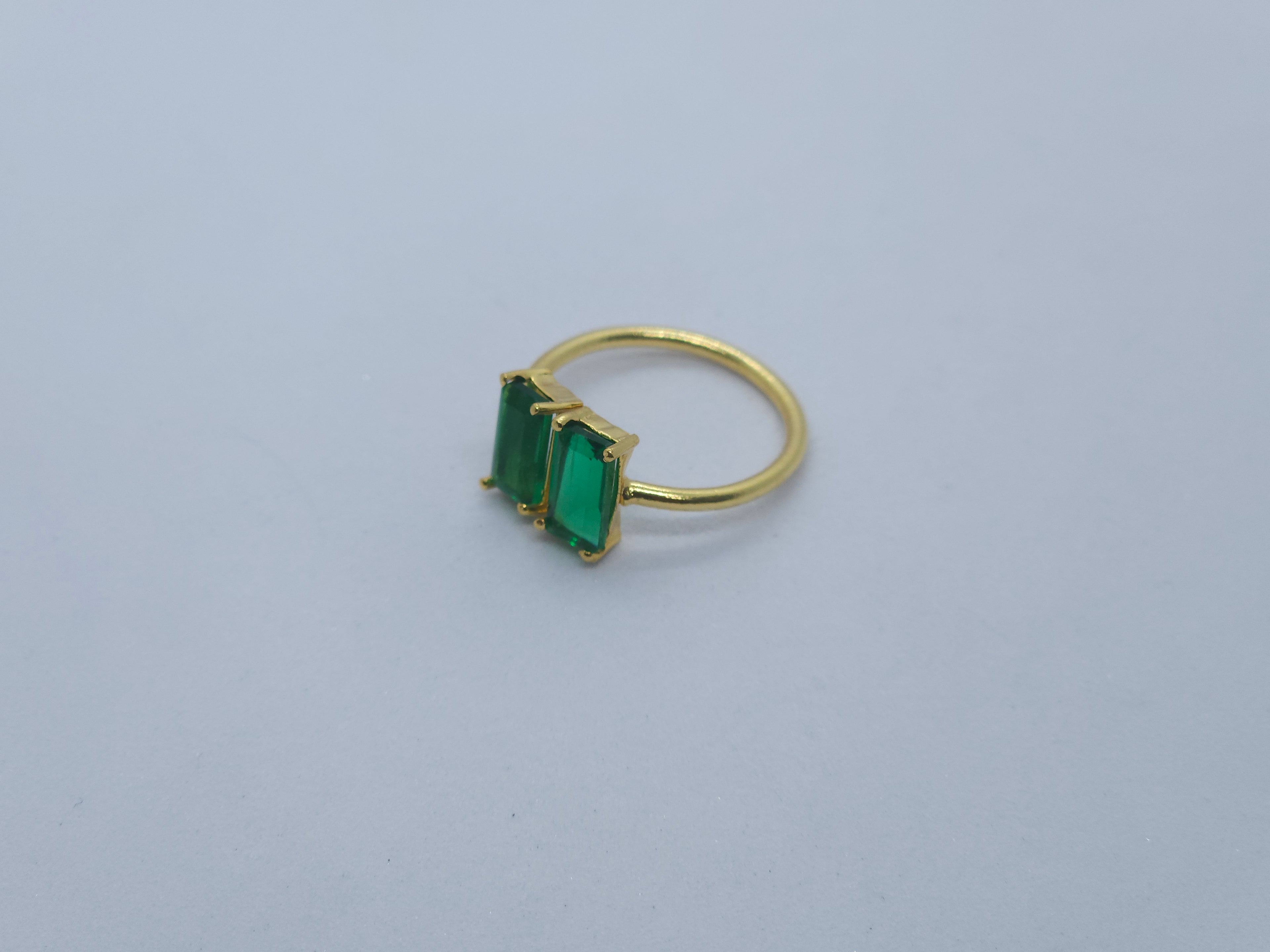 Double Emarald Side Open Ring