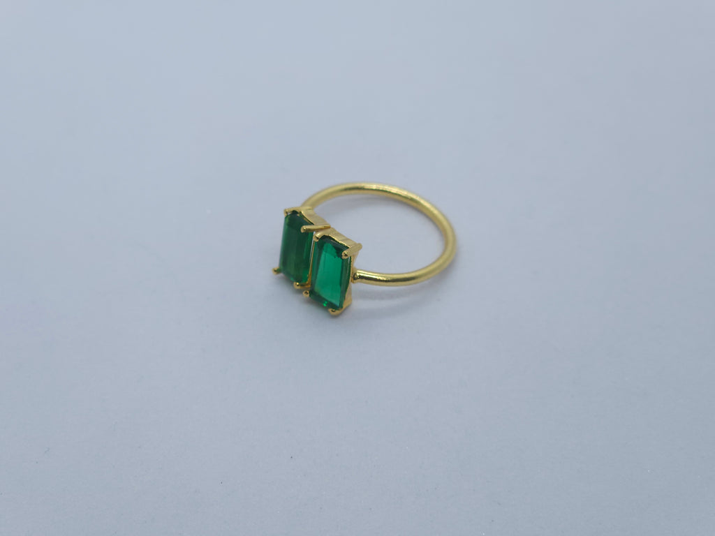 Double Emarald Side Open Ring