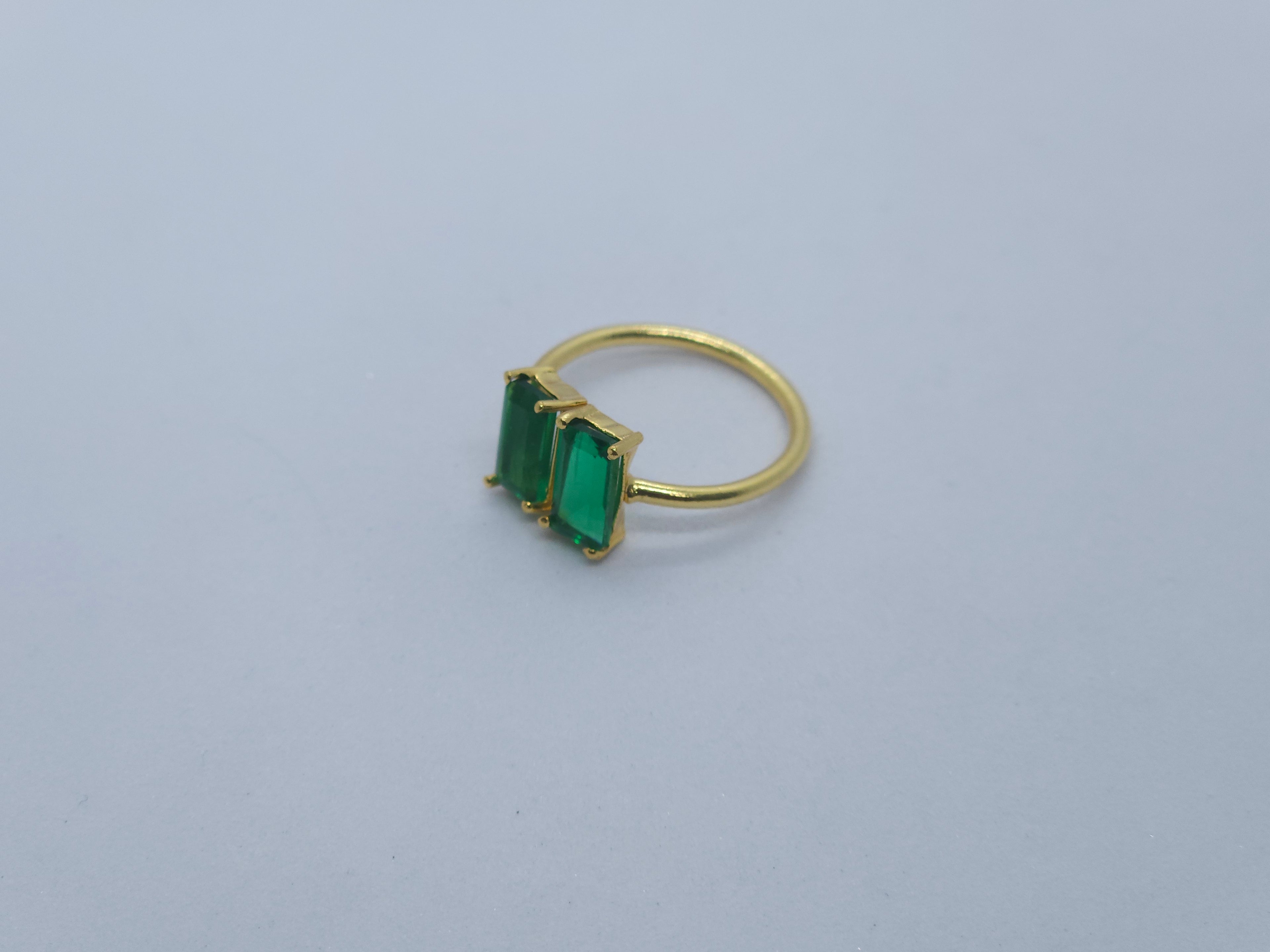 Double Emarald Side Open Ring