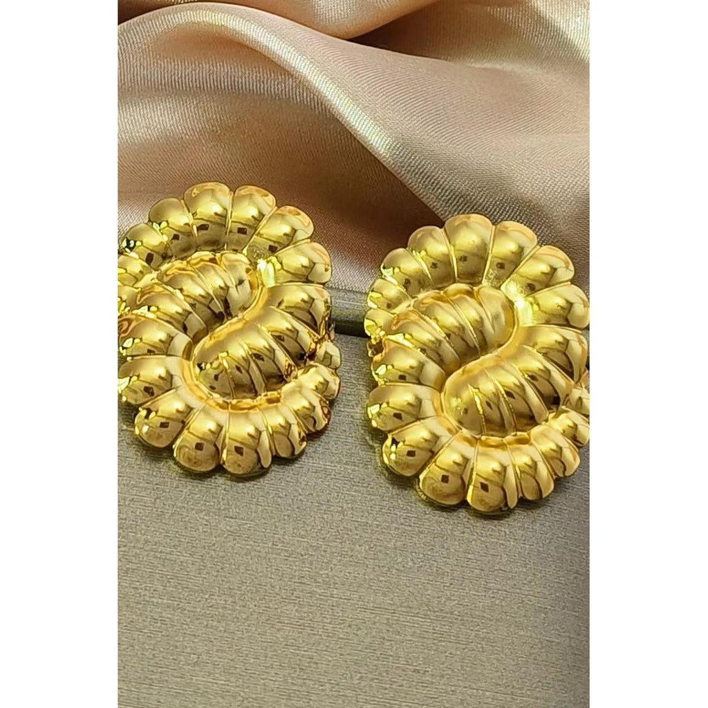 Anti tarnish stainless steel Earrings for women Colour:- Gold 18 k gold plated, 6 month colour gurantee
