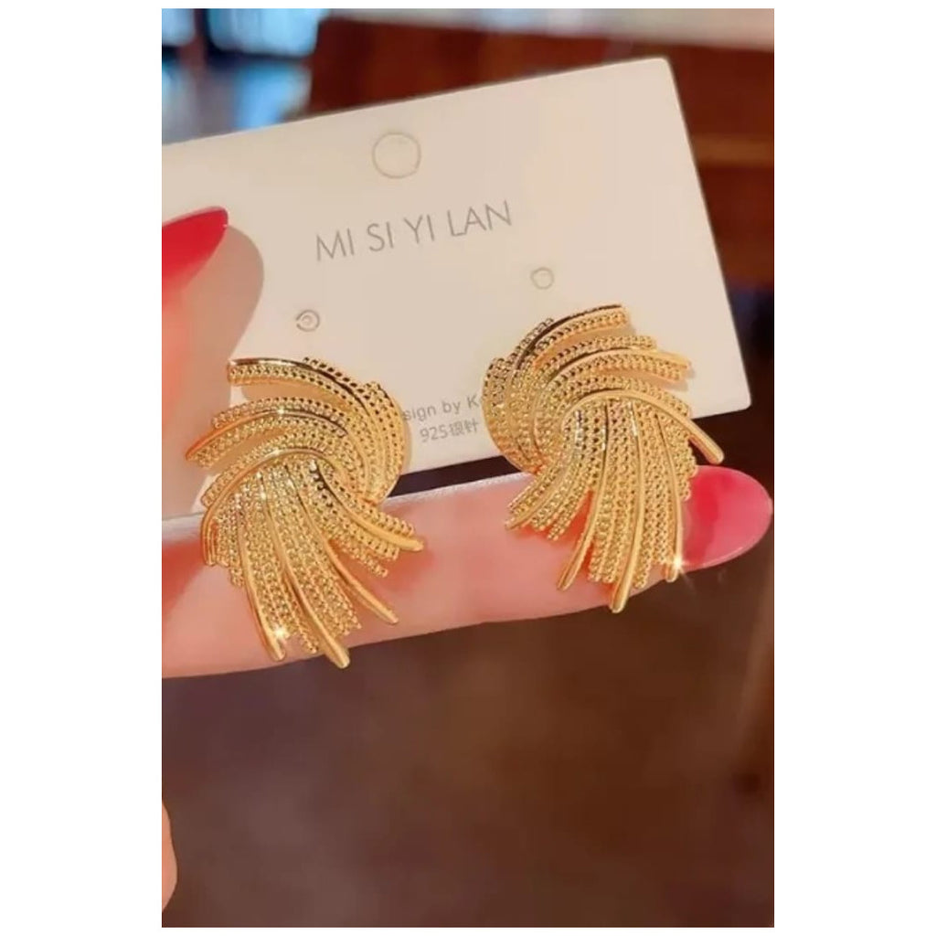 Stainless steel earrings , trending design Colour:- GoldAnti tarnish and Anti allergic 18 k gold plating Superior quality jewellery