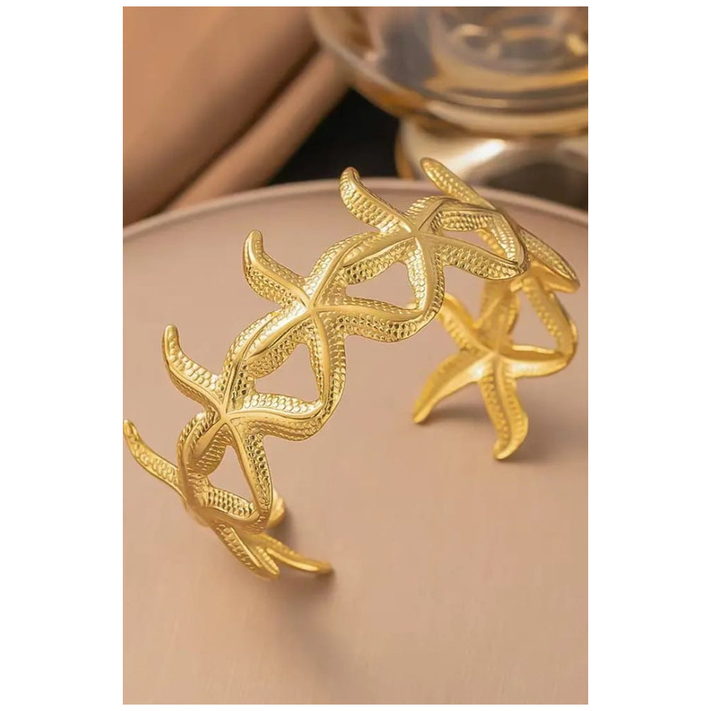 Stainless steel bracelet for women Colour:- GoldAnti tarnish and anti Allergic Superior Quality with  eye catching look
