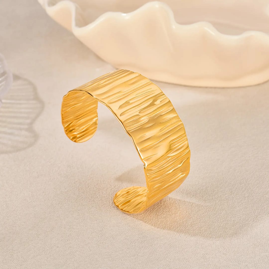 Stainless steel Bracelet for women Anti tarnish and Anti Allergic Unique designs and superior Quality Pack of 1 piece only