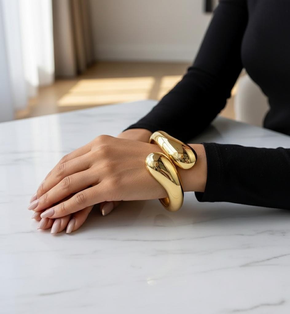 Hot selling women bracelet design Anti tarnish and Anti Allergic Material:- CCB Colour:- Gold