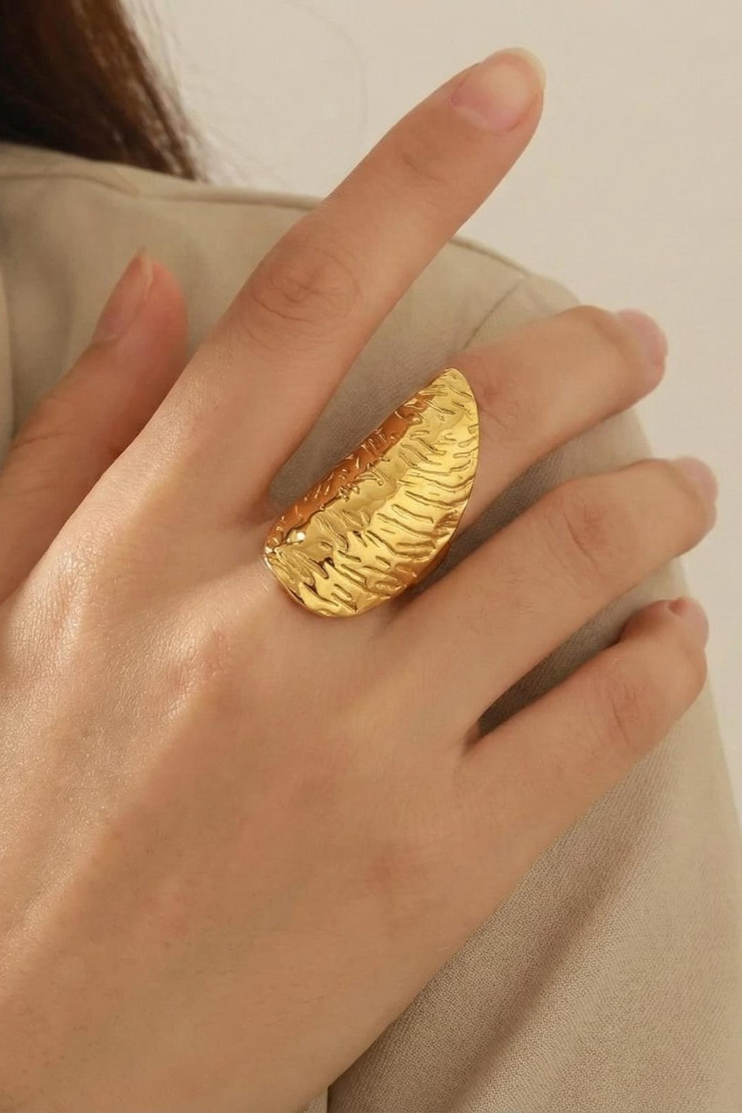 Statement finger rings