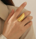Statement finger rings
