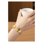 Stainless steel bracelet for women Hot selling designsAnti Tarnish and Anti allergic material 18 k gold plated with titanium material