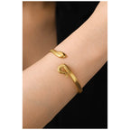 Stainless steel bracelet for women Hot selling designsAnti Tarnish and Anti allergic material 18 k gold plated with titanium material