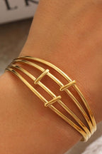 Stainless steel bracelet, trendy design 18 k gold plated Material:- Titanium steel Anti tarnish and Anti allergic