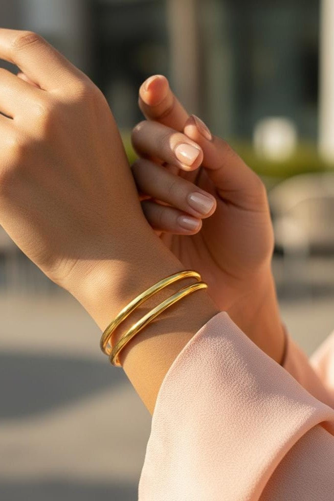 Stainless steel bracelet for women Colour:- GoldAnti tarnish and anti Allergic Superior Quality with  eye catching look