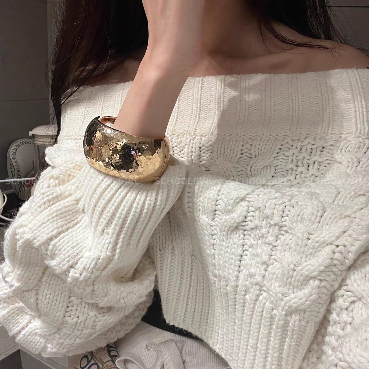 Retro style bracelet for women Big size , hot selling Colour:- Gold Material:- CCB Anti tarnish and Anti Allergic