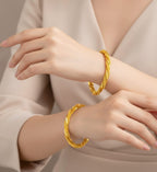 Pack of 2 bangles Weeding style Gold colour Anti Tarnish and Anti allergic Material:- Stainless steel and copper
