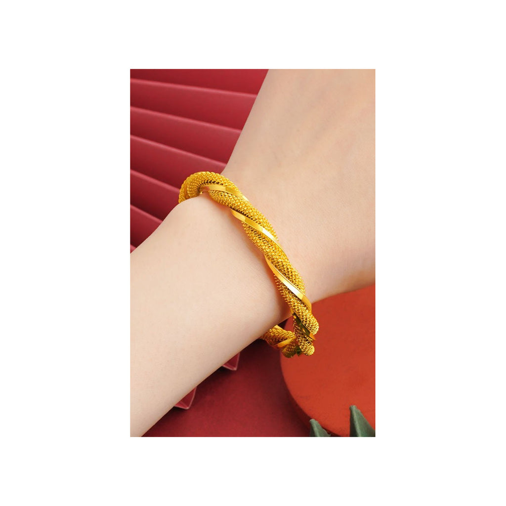 Pack of 2 bangles Weeding style Gold colour Anti Tarnish and Anti allergic Material:- Stainless steel and copper