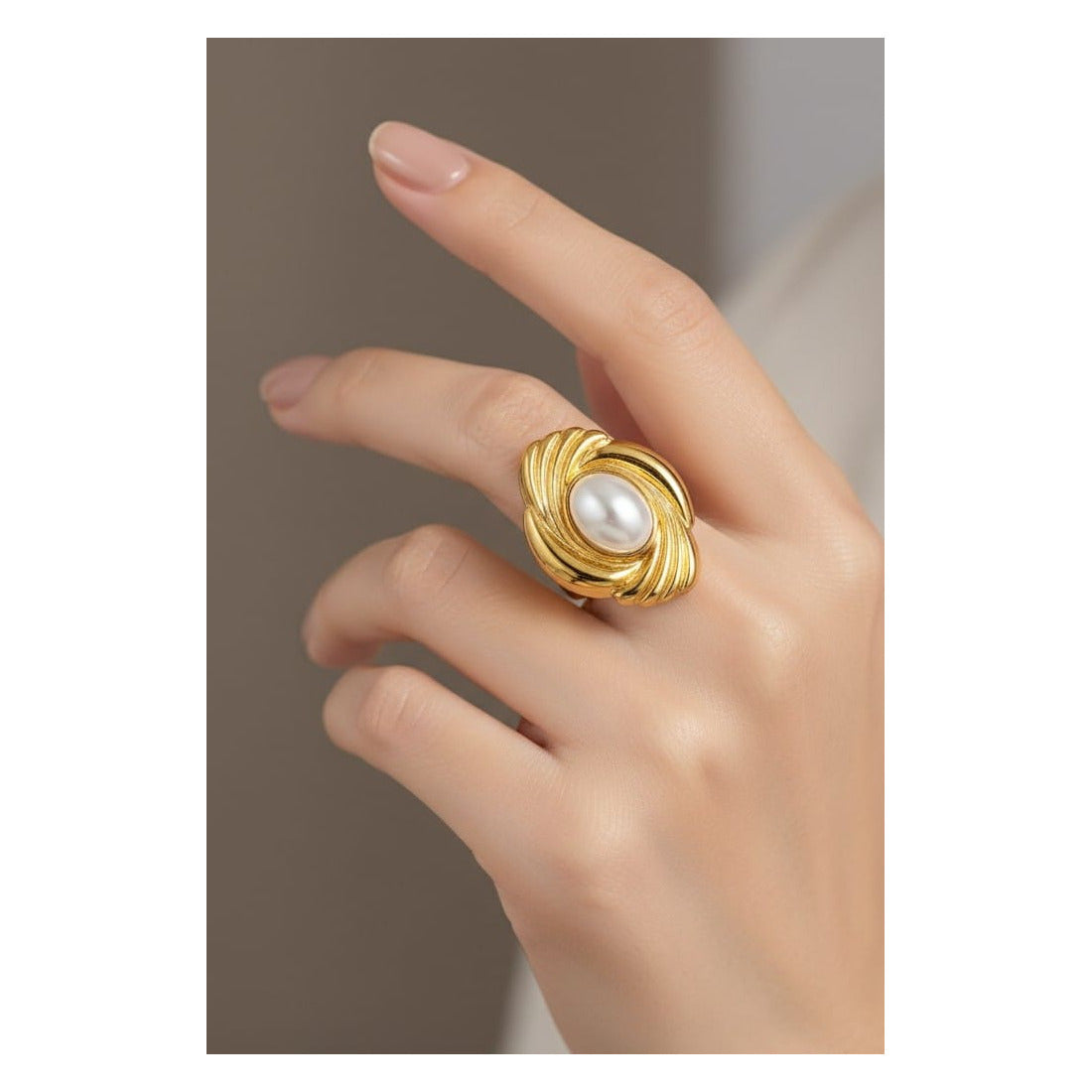 Statement finger rings for women