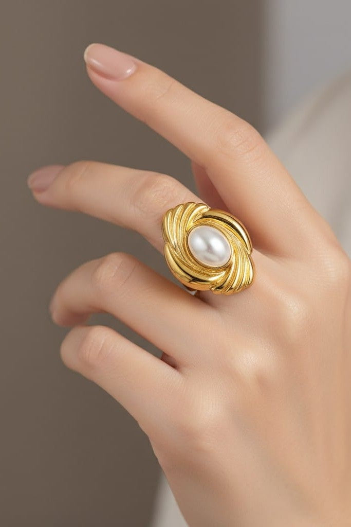 Statement finger rings for women