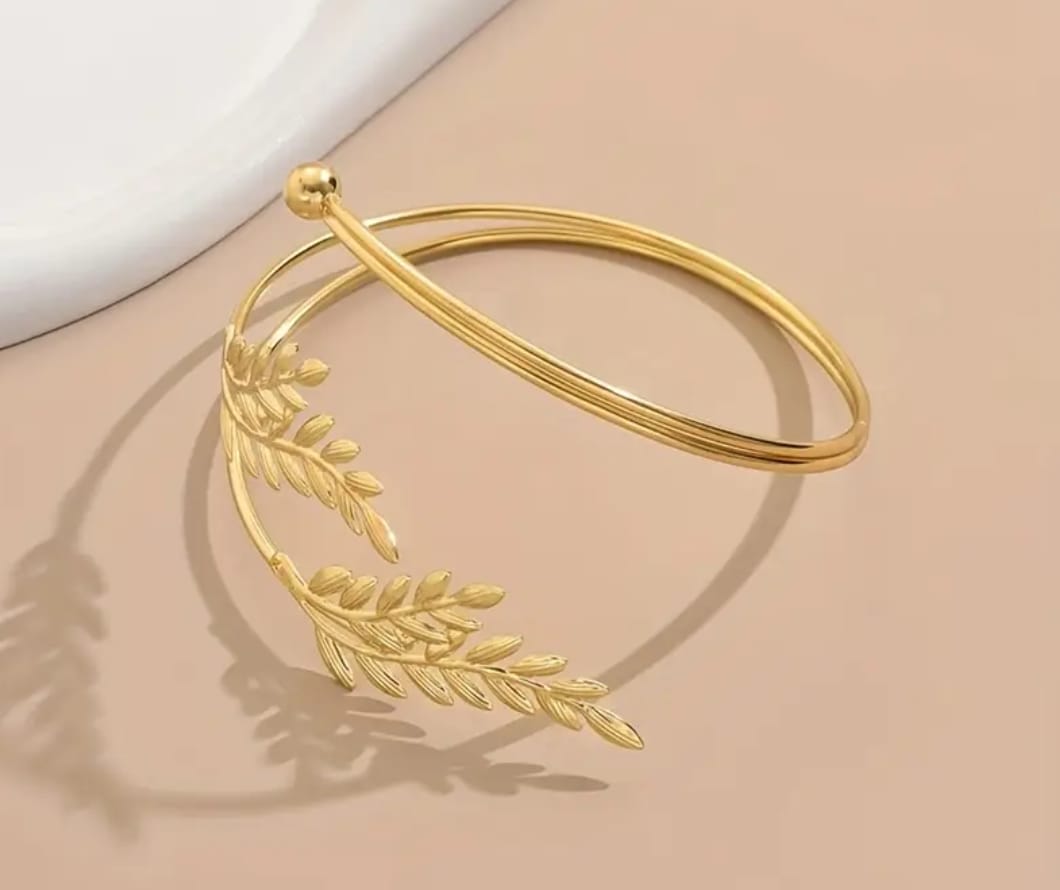 Armlets for women, double leaf shaped Anti tarnish and Anti Allergic Material:- Alloy copper