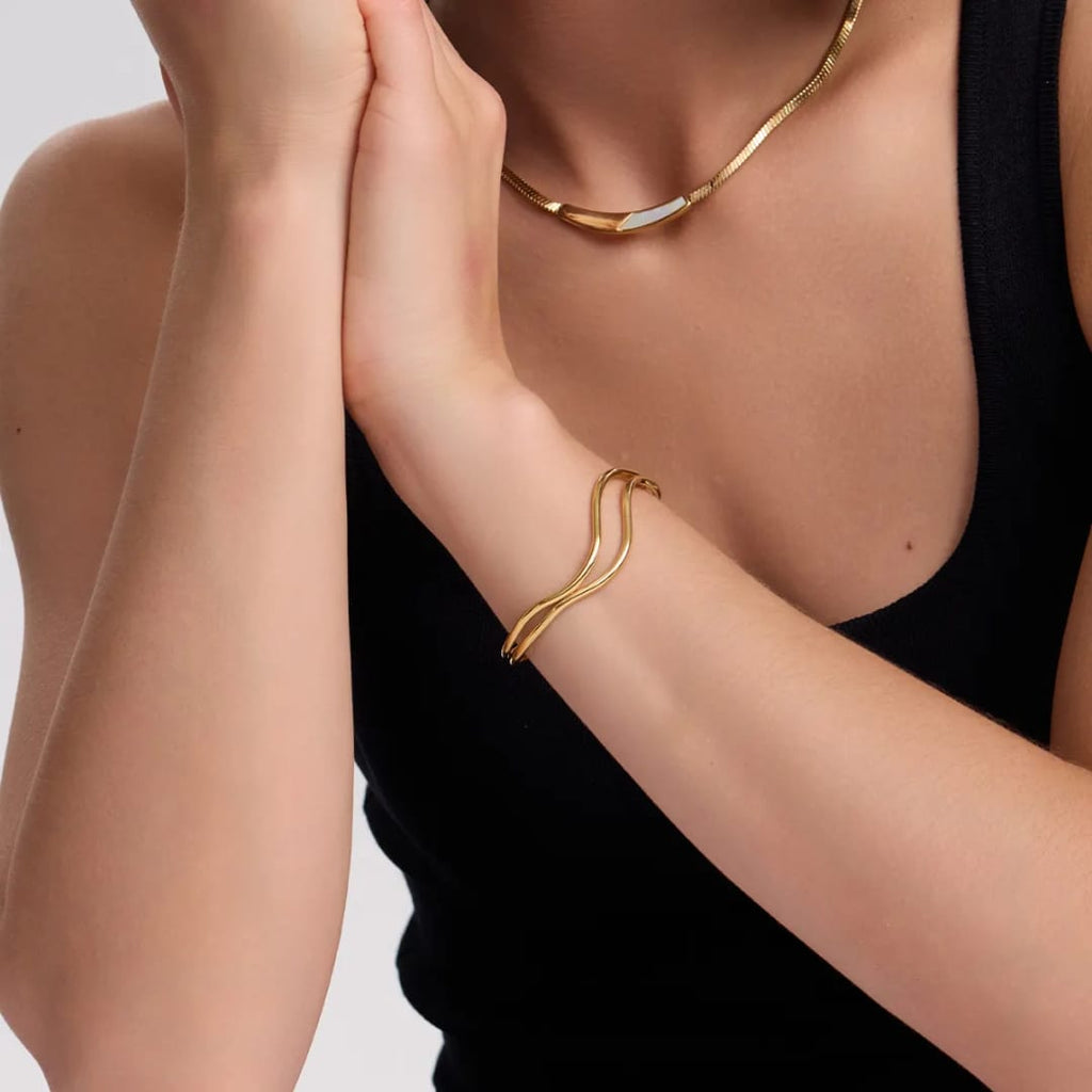 Stainless steel bracelet for women Irregular shape hot selling Anti Tarnish and Anti allergic material 18 k gold plated with titanium material