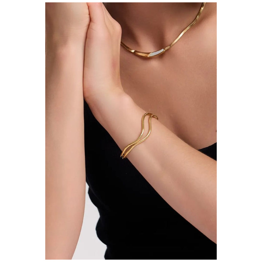 Stainless steel bracelet for women Irregular shape hot selling Anti Tarnish and Anti allergic material 18 k gold plated with titanium material