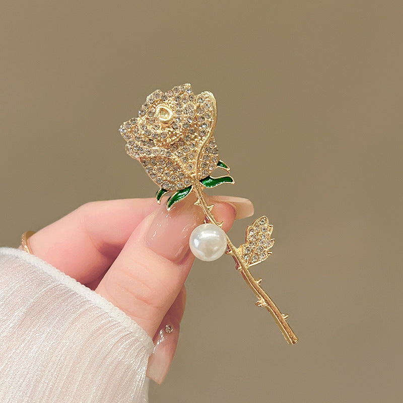 Flower shape brooch Unisex style Colour:- White & gold Anti tarnish and Anti Allergic Superior Quality and big size