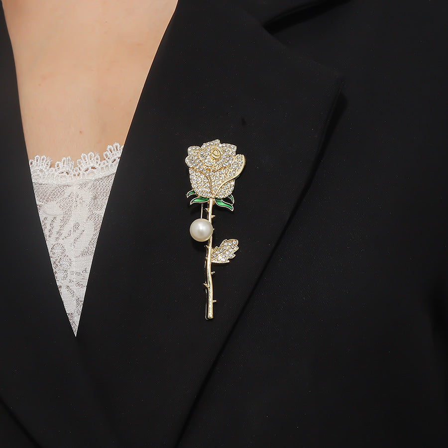 Flower shape brooch Unisex style Colour:- White & gold Anti tarnish and Anti Allergic Superior Quality and big size