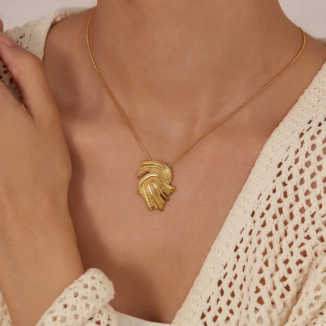 Anti tarnished, statement Necklace for women18 k gold plated Colour:- Gold Anti allergic and Superior Quality