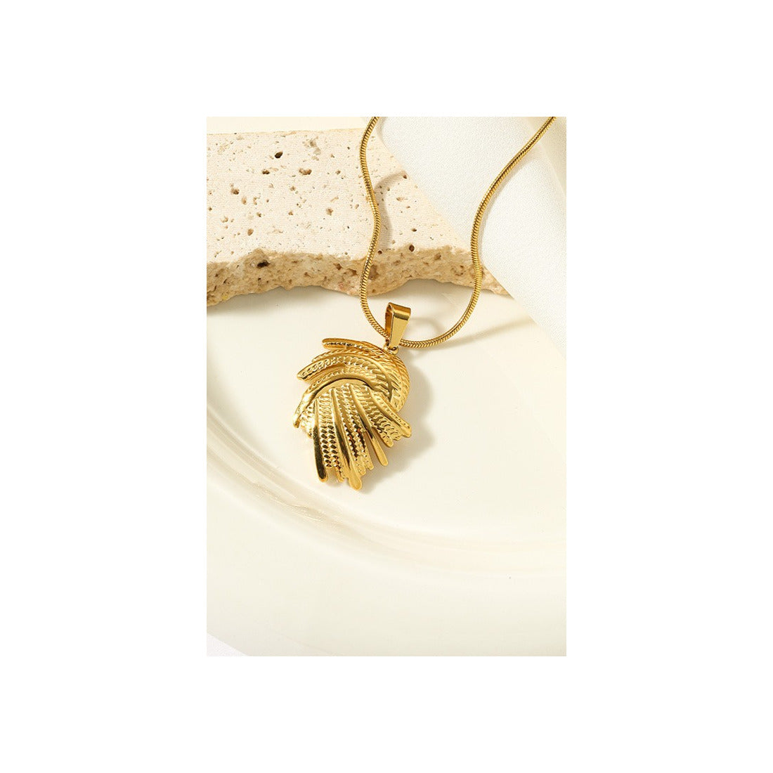 Anti tarnished, statement Necklace for women18 k gold plated Colour:- Gold Anti allergic and Superior Quality