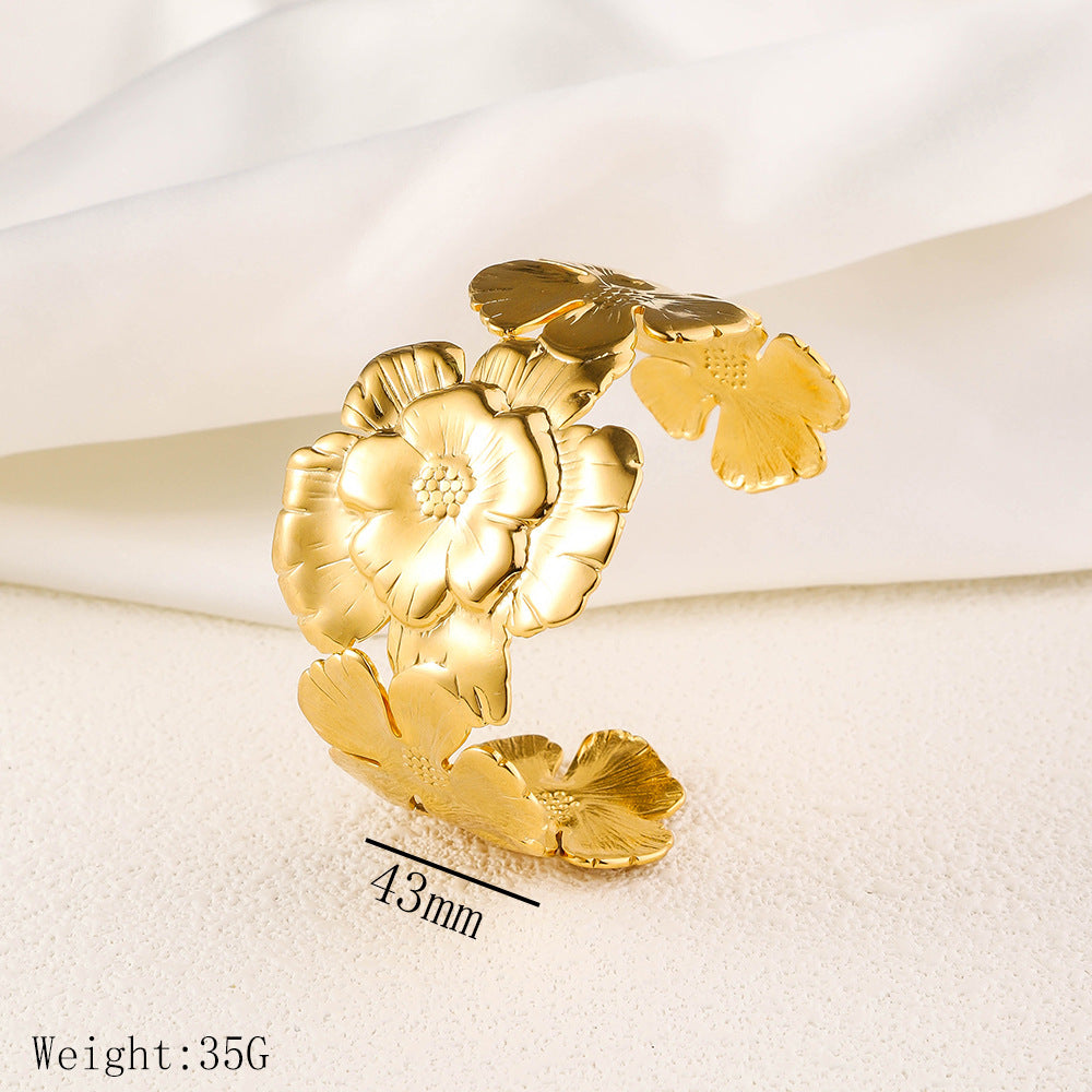 Flower shaped Stainless steel bracelet Anti tarnished and Anti Allergic Superior Quality products