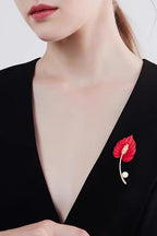 Brooches unisex style Leaf shaped
