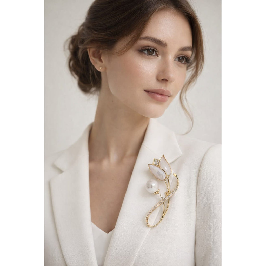 White flower  Brooch Unisex style Material:- Alloy copper Anti tarnish and Anti Allergic Superior Quality products