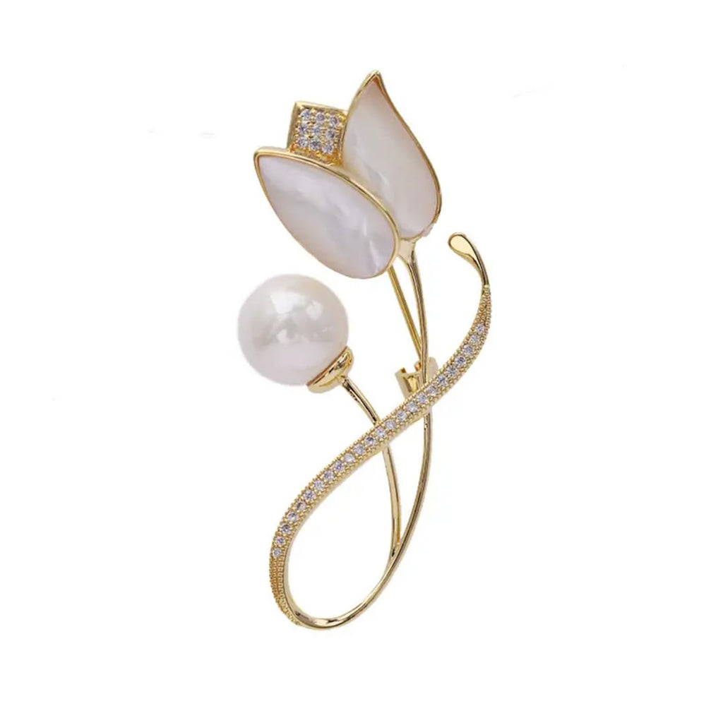 White flower  Brooch Unisex style Material:- Alloy copper Anti tarnish and Anti Allergic Superior Quality products