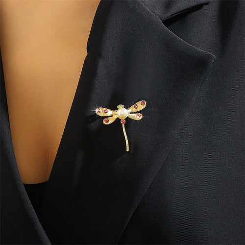 Bee shaped design in brooches Unisex style for bothMaterial:- Alloy copper Anti Tarnish and Anti Allergic Superior Quality products