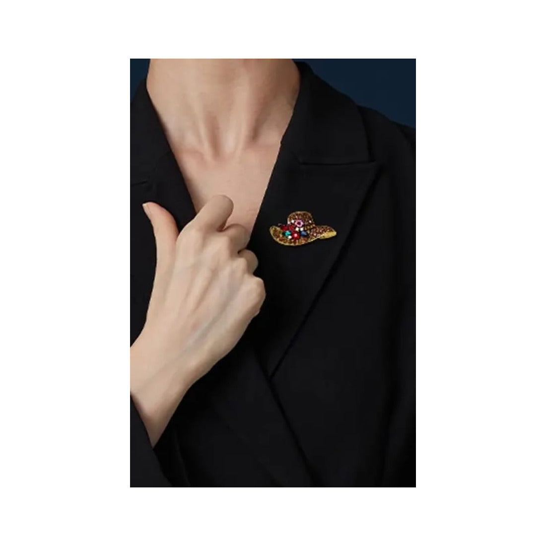 Hat shaped broochUnisex style Material:- Copper AlloyAnti Tarnish and Anti Allergic