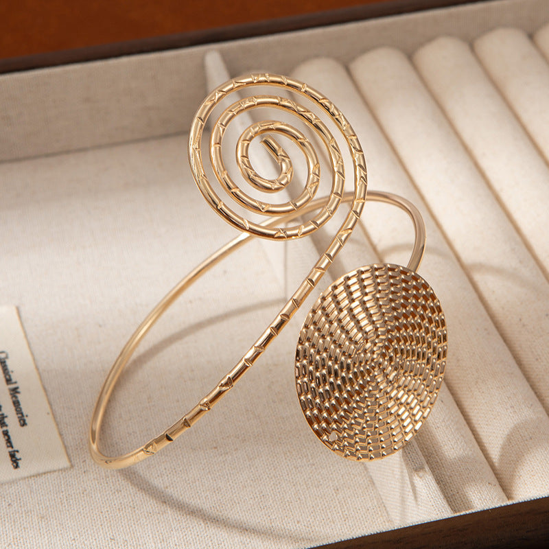 Armlets for Girls Fashionable and hot selling Material:- Alloy Copper Anti Tarnish and Anti Allergic