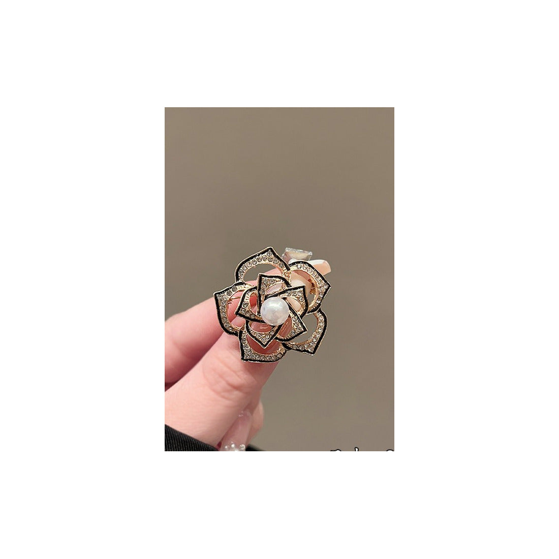 Unisex style brooches Anti tarnish and Anti Allergic Superior Quality products Material:- Alloy copper