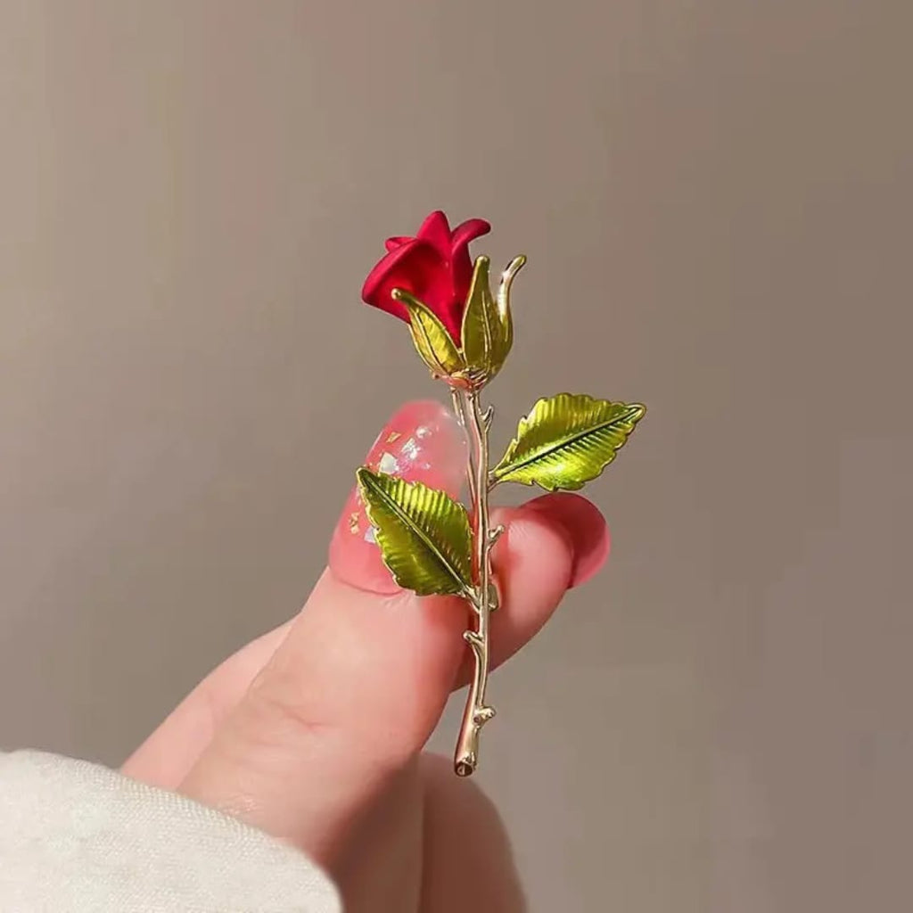 Flower brooch, unisex style Material:- Copper Alloy Anti Tarnish material