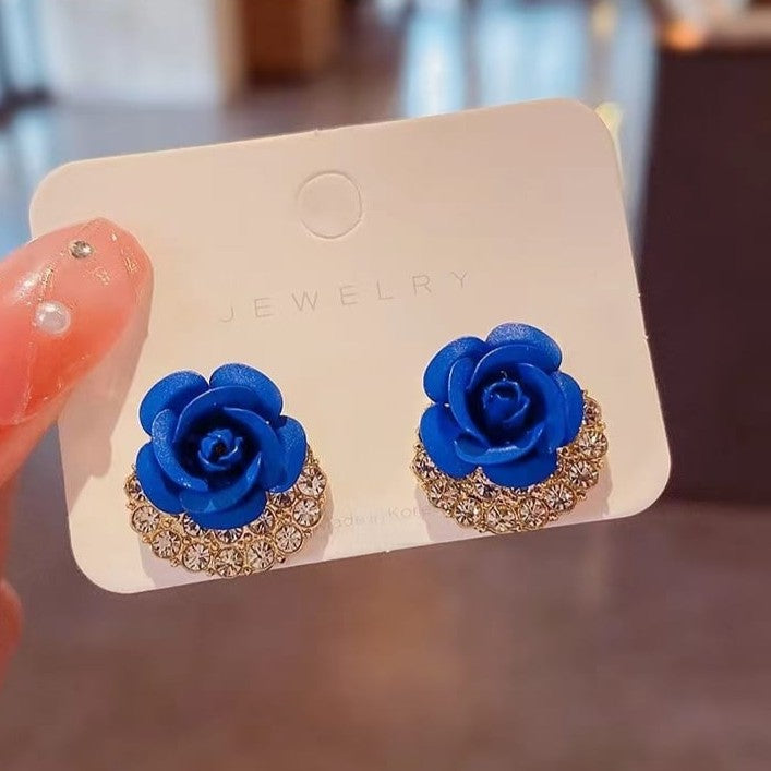 Flower shape Ear studs Material:- Stones+ Alloy Copper Colour:- Same as photo