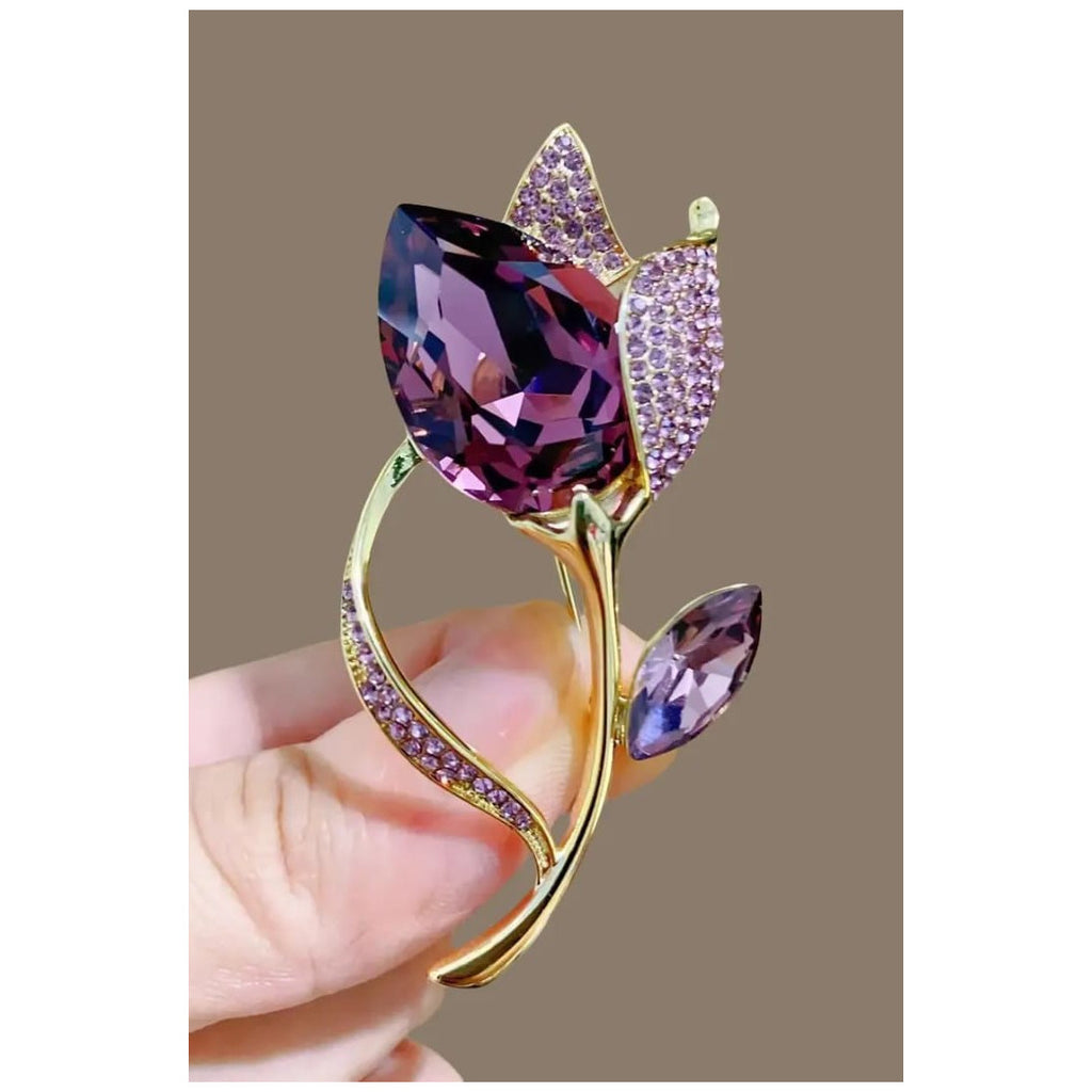 Flower  shaped Brooch Unisex style Material:- Alloy copper Anti tarnish and Anti Allergic Superior Quality products
