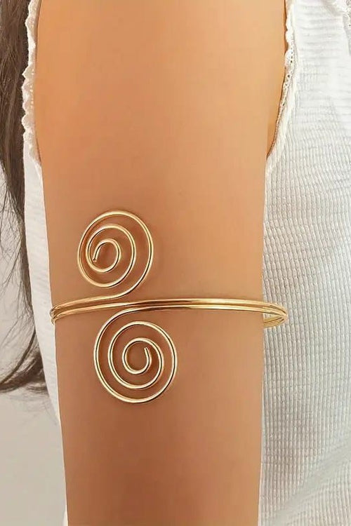 Armlets for women Anti Tarnish and Anti Allergic Colour:- GoldMaterial:- Alloy Copper
