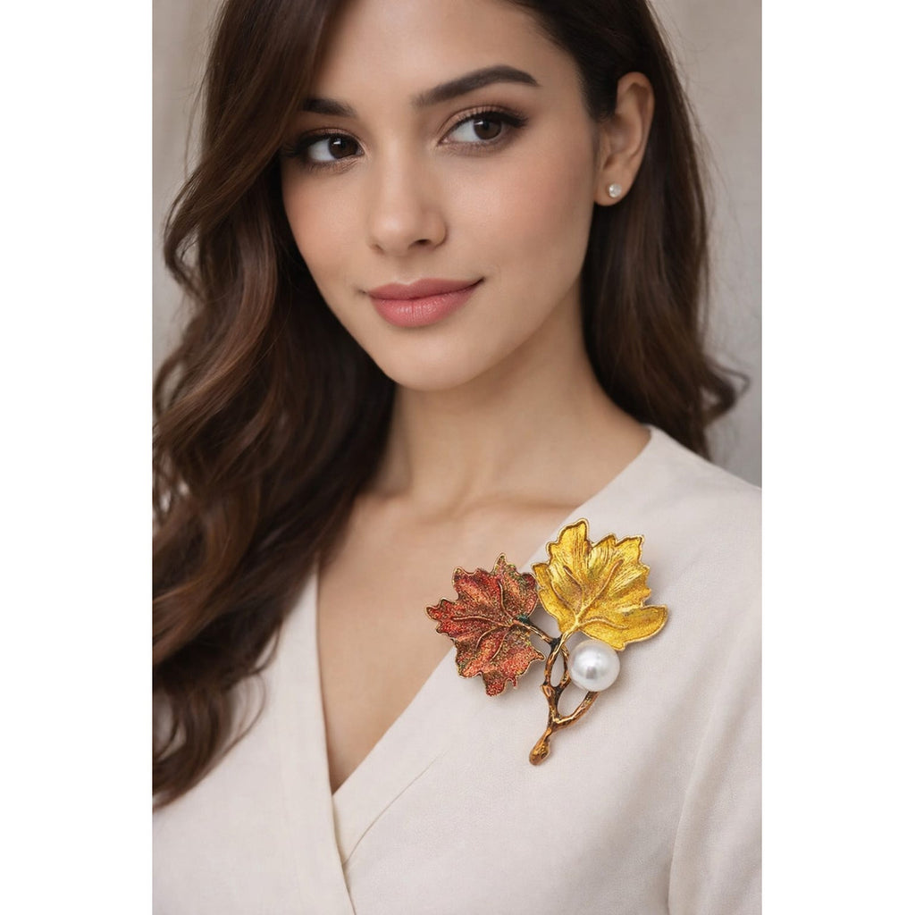 Hot selling Brooches Unisex style Material:- Alloy copper Anti tarnish and Anti Allergic