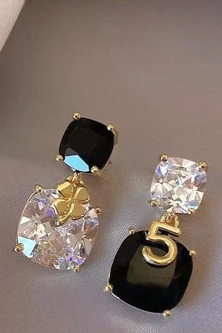 Crystal Earrings for women Color:- Same as photo Material:- Crystal+ Alloy copper Anti tarnish earrings