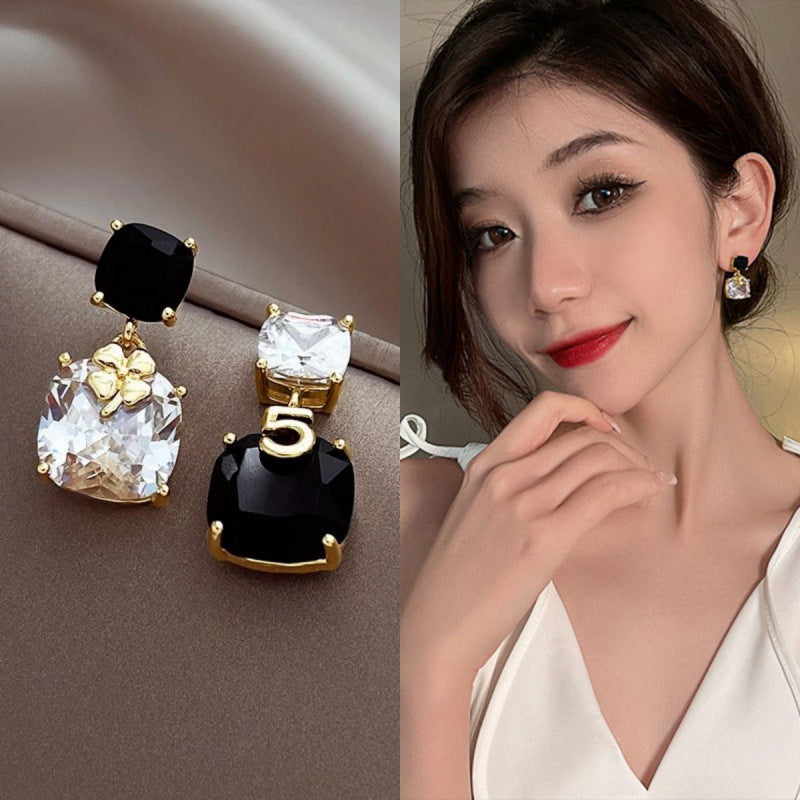 Crystal Earrings for women Color:- Same as photo Material:- Crystal+ Alloy copper Anti tarnish earrings
