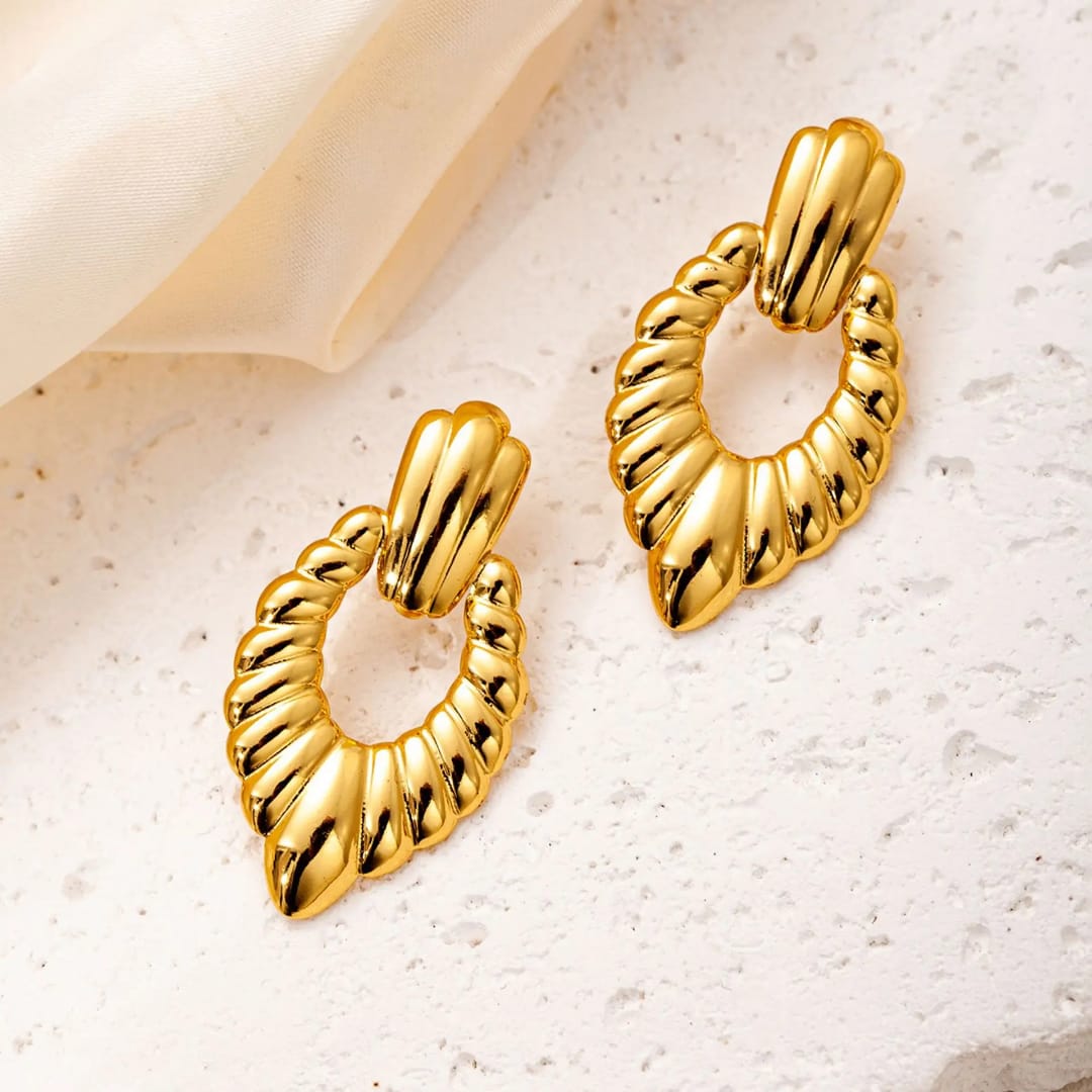 Stainless steel jewellery for women Colour:- GoldAnti tarnish and Anti Allergic, Superior Quality