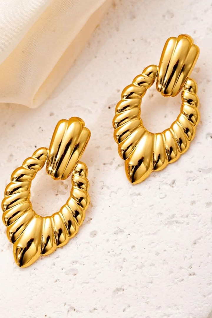 Stainless steel jewellery for women Colour:- GoldAnti tarnish and Anti Allergic, Superior Quality