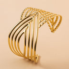 Stainless steel bracelet for women Hot selling designsAnti Tarnish and Anti allergic material 18 k gold plated with titanium material