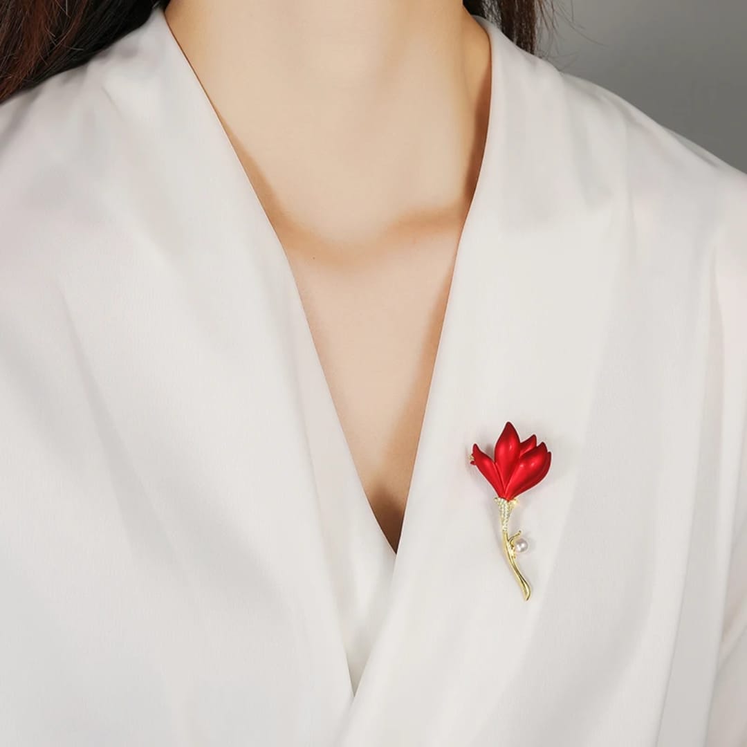 Rose tulip brooch Unisex style for men's and womenMaterial:- Alloy Copper Anti tarnish and Anti Allergic